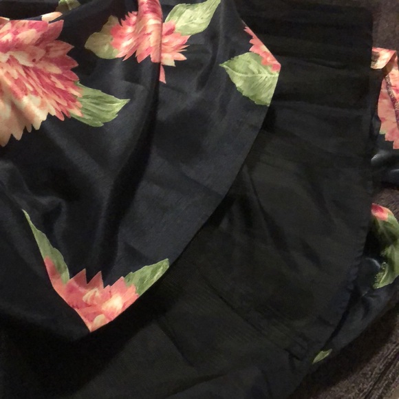 👗 Dress - Picture 6 of 8